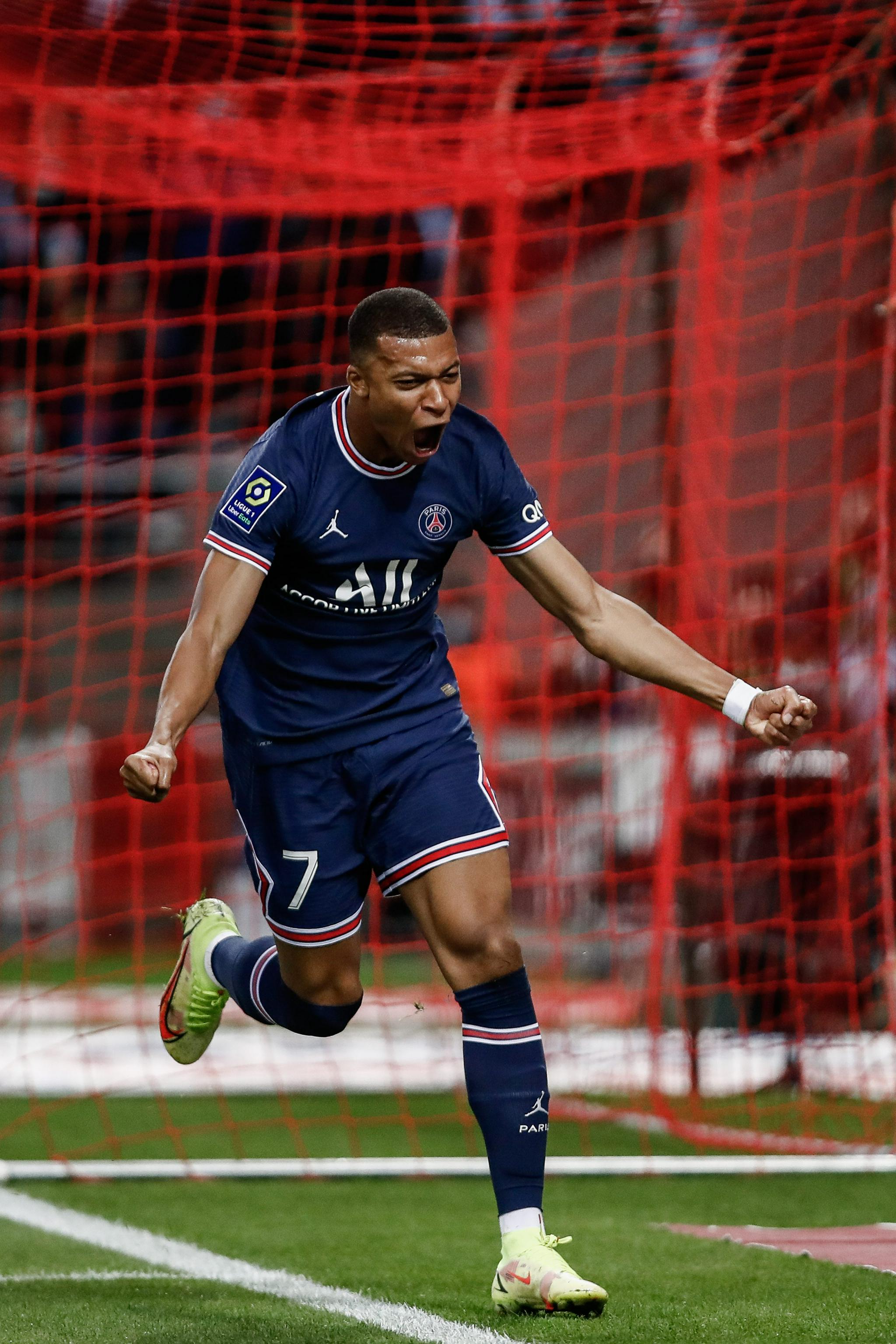 孔蒂：穆里尼奥是一位伟大的教练，球队的责任感在不断增强