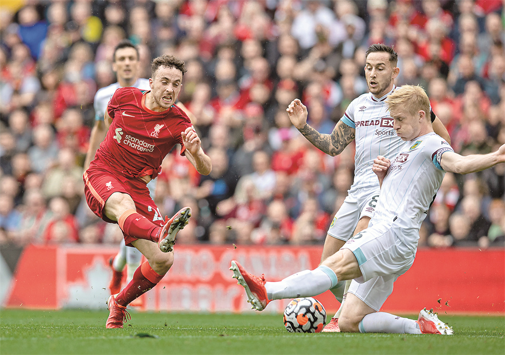 拜仁2025年至今德甲客场不败，距离队史第3次全年不败还差2场（拜仁2025年德甲客场仍未尝败绩，距队史第三次全年不败仅差两场）