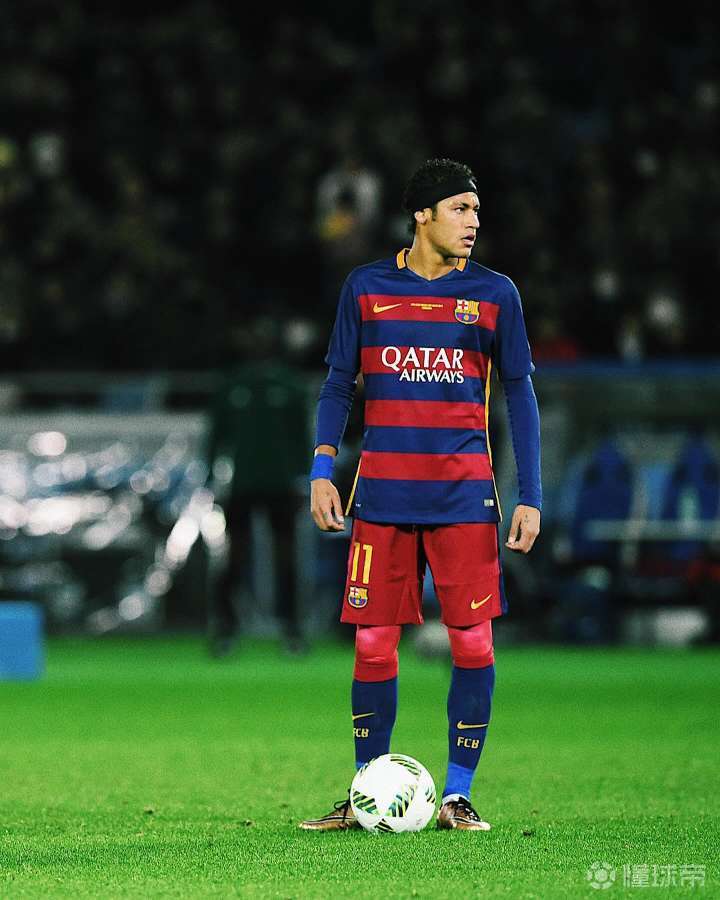 说啥了？詹姆斯把独行侠替补席逗得笑翻天