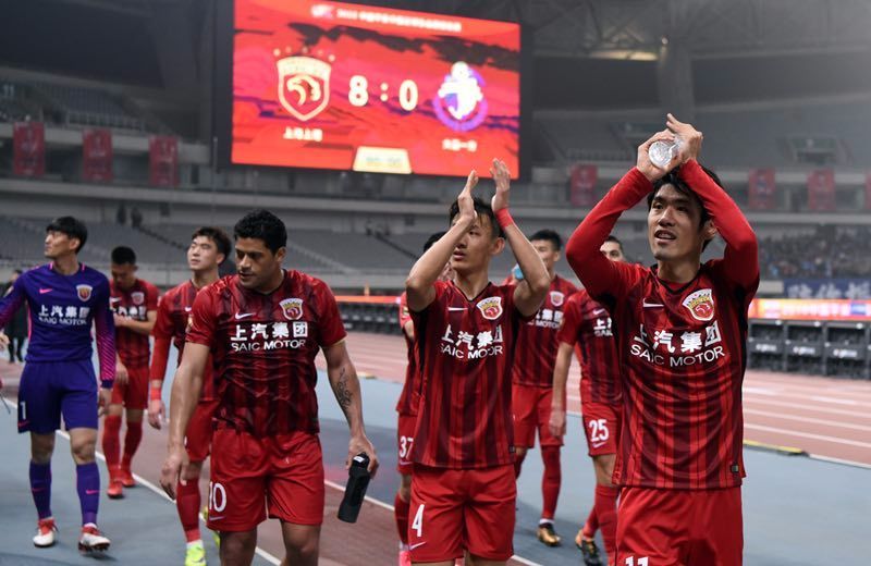 曼联英超14轮1-1战平西汉姆联，近5轮仅胜1场，阿莫林执教遇质疑，防守问题突出。（英超第14轮曼联1-1西汉姆，近五轮仅一胜，阿莫林执教受质疑，防线隐患凸显）