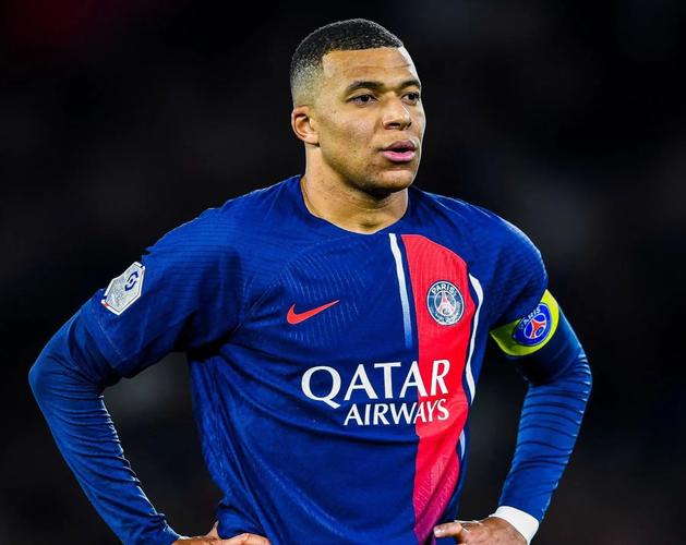 迷失！浓眉一度8中0&全场9中1贡献2分8篮板6助攻