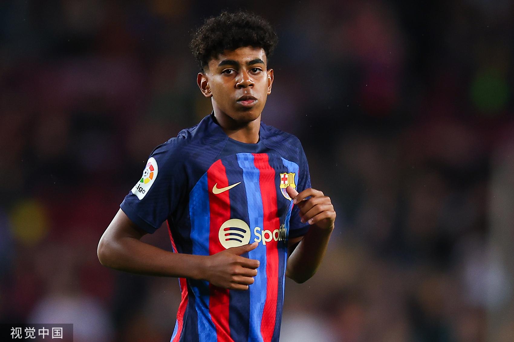 曼联求购20岁左路好手遭拒 或再报价4000万欧元（曼联求购20岁左翼新星被拒 或再出价4000万欧元）