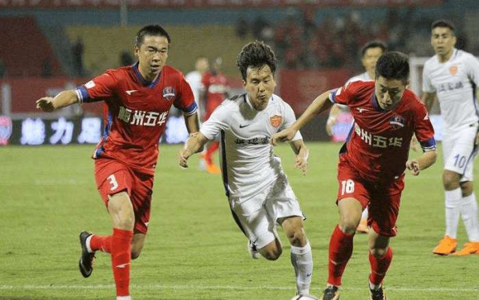 哈兰德百球：左脚71+右脚11，头球11个，其他部位1球